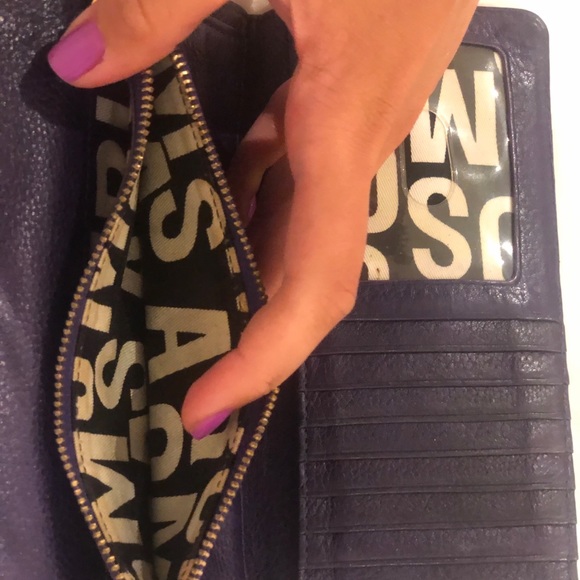 Marc by Marc Jacobs Large Wallet - Picture 2 of 3